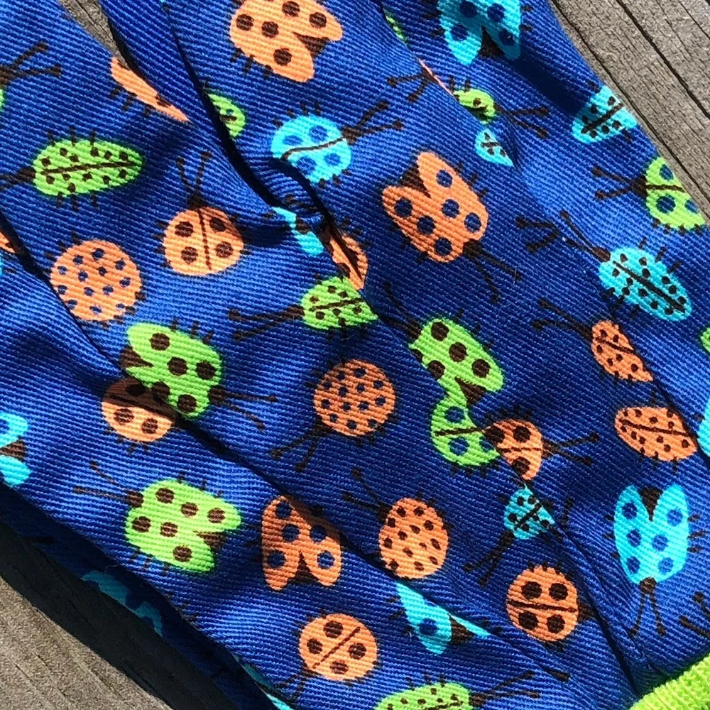 - Ladybug Print Kids Gardening Gloves! NEW!